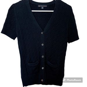 Brooks Brothers short sleeved cable knit sweater- great condition. Size medium.